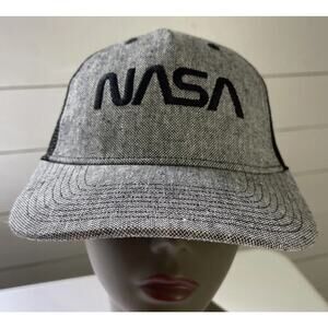 NASA Worm Insignia Mesh Trucker Baseball Cap Hat Kennedy Space Center SnapBack